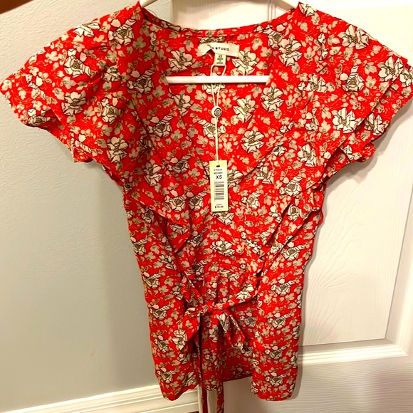 Max Studio Tops - NWT Max Studio red floral blouse size XS